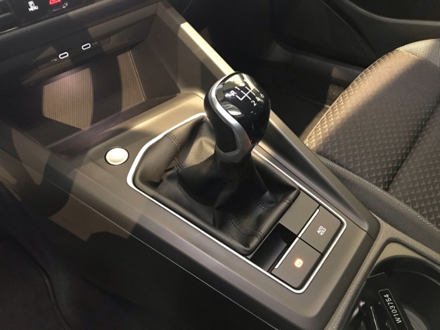 Golf VIII Active 1.5 TSI 6-Gang*NAVI*SHZ*DAB+*