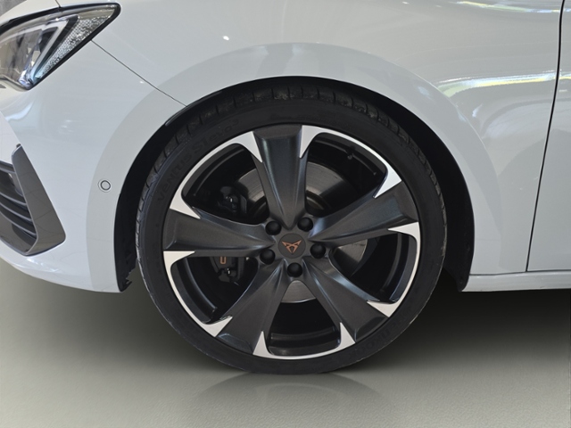 Leon Sportstourer 2.0 TSI VZ 4Drive*AHK*KAM*