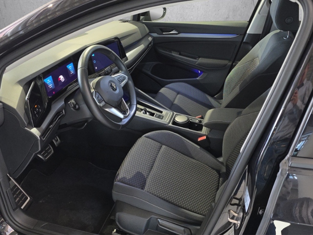 Golf VIII Active 1.5 eTSI DSG*AHK*MATRIX*