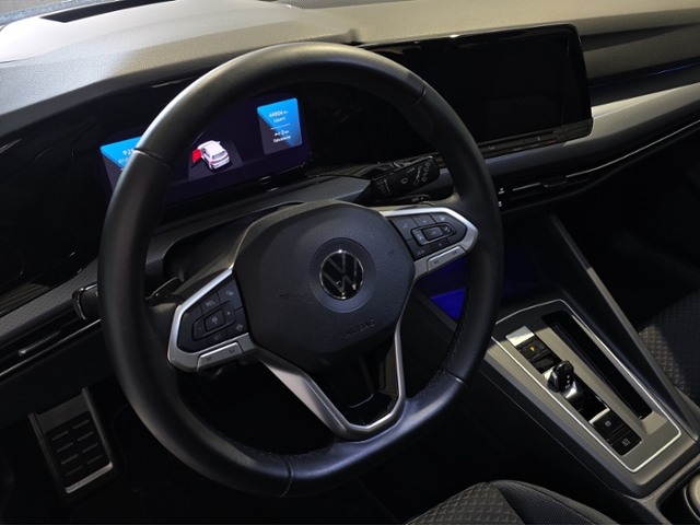 Golf VIII Active 1.5 eTSI DSG*AHK*MATRIX*