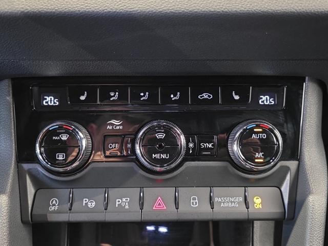 Karoq Sportline 2.0 TDI 4x4 DSG*AHK*360*