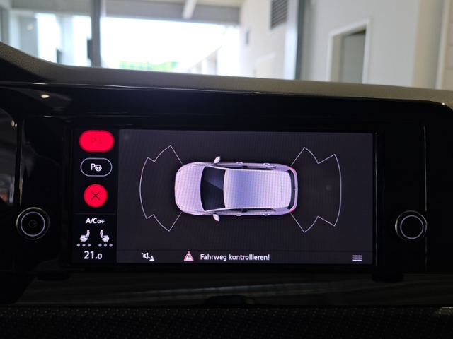 Golf VIII R-Line 1.5 eTSI DSG*ACC*AMBIENTE*