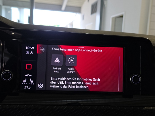 Golf VIII R-Line 1.5 eTSI DSG*ACC*AMBIENTE*