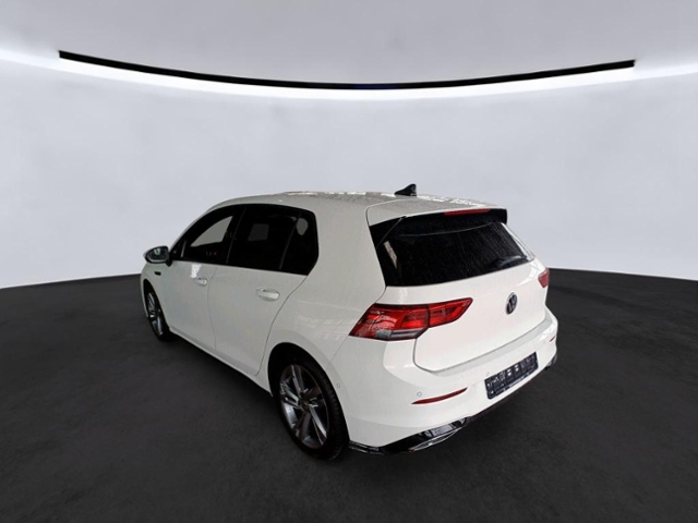 Golf VIII R-Line 1.5 eTSI DSG*ACC*AMBIENTE*