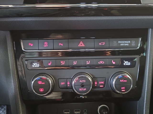 Ateca Xcellence 1.4 TSI DSG*AHK*ALCANTARA*