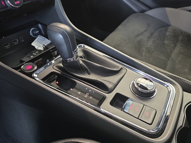 Ateca Xcellence 1.4 TSI DSG*AHK*ALCANTARA*
