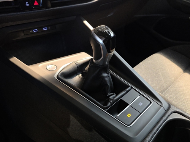Golf VIII Life 1.5 TSI 6-Gang*PANO*STHZ*HUD*