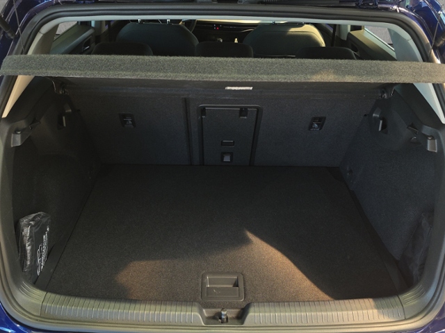 Golf VIII Life 1.5 TSI 6-Gang*PANO*STHZ*HUD*