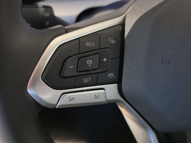 Golf VIII Life 1.5 TSI 6-Gang*PANO*STHZ*HUD*