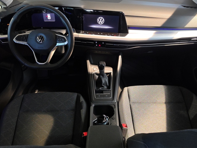 Golf VIII Life 1.5 TSI 6-Gang*PANO*STHZ*HUD*
