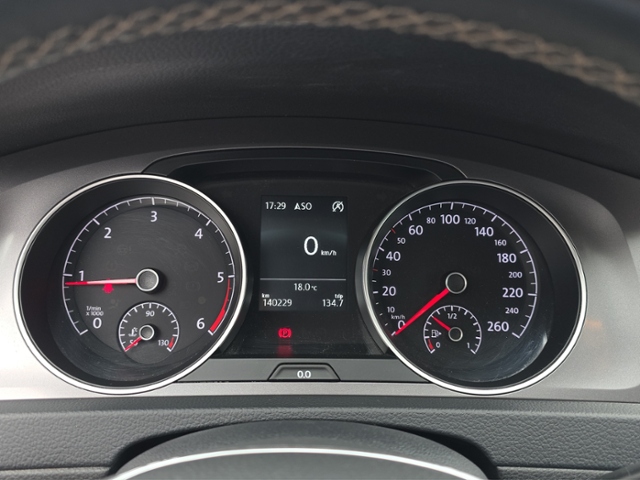 Golf VII Lounge 2.0 TDI 4Motion 6-Gang*XENON*