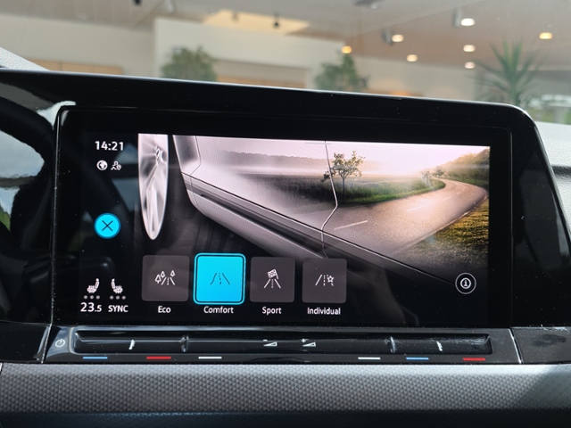 Golf VIII Active 1.5 eTSI DSG*IQ.DRIVE*NAV*