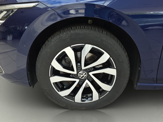 Golf VIII Active 1.5 eTSI DSG*IQ.DRIVE*NAV*