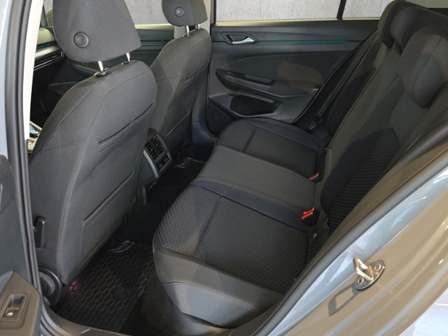 Golf VIII United 2.0 TDI DSG*AHK*NAVI*LRH*