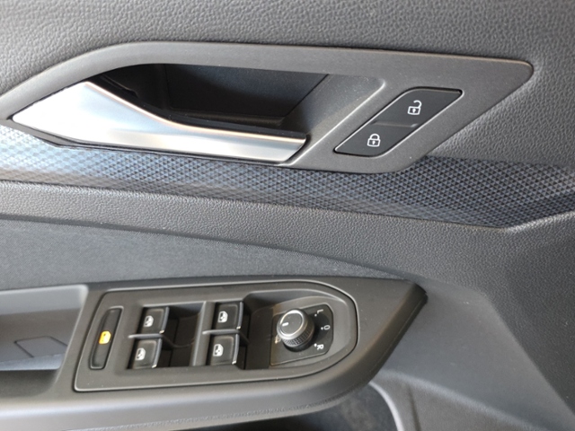 Golf VIII United 2.0 TDI DSG*AHK*NAVI*LRH*
