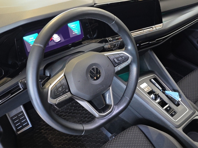 Golf VIII United 2.0 TDI DSG*AHK*NAVI*LRH*