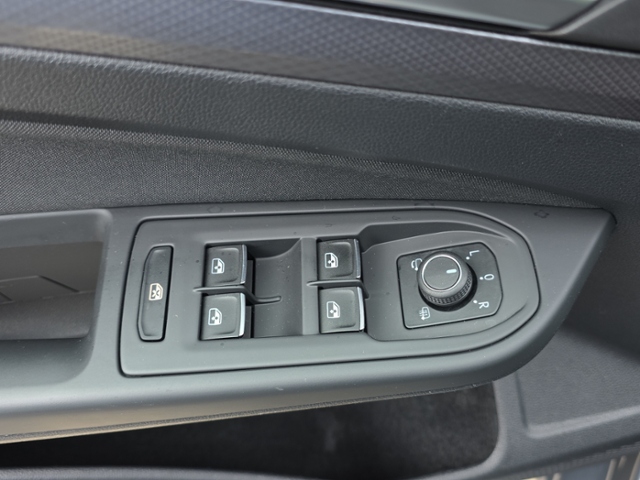 Golf VIII Active 1.0 TSI 6-Gang*KAMERA*SHZ*