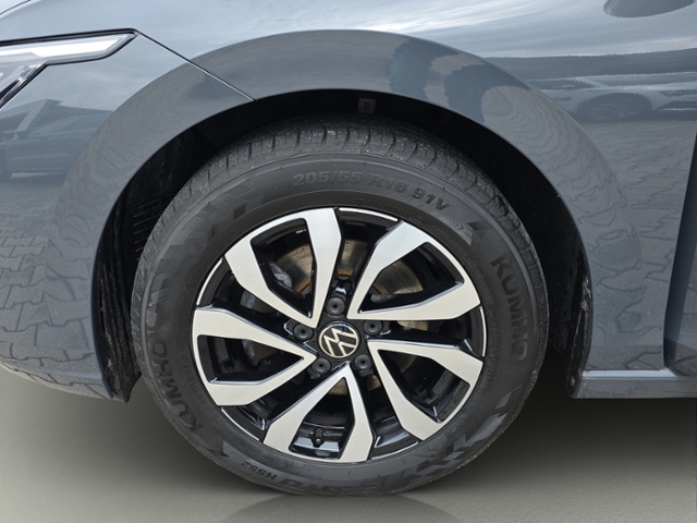 Golf VIII Active 1.0 TSI 6-Gang*KAMERA*SHZ*
