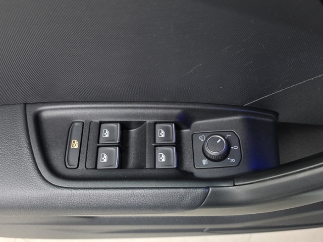 A1 Sportback S-Line 35 1.5 TFSI*KAMERA*BLACK*