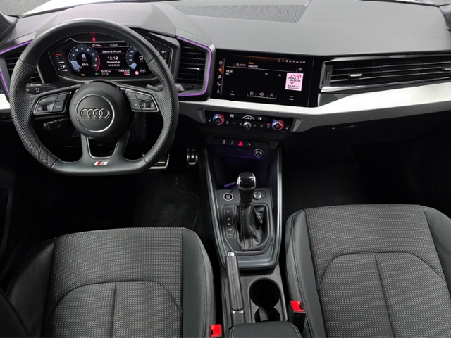 A1 Sportback S-Line 35 1.5 TFSI*KAMERA*BLACK*