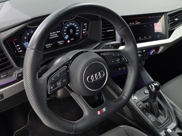 A1 Sportback S-Line 35 1.5 TFSI*KAMERA*BLACK*
