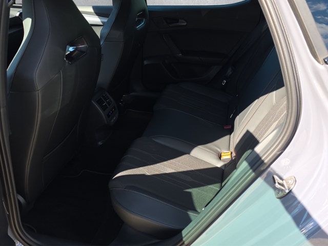 Leon 1.5 eTSI DSG*NAVI*KAMERA*LED*SHZ*