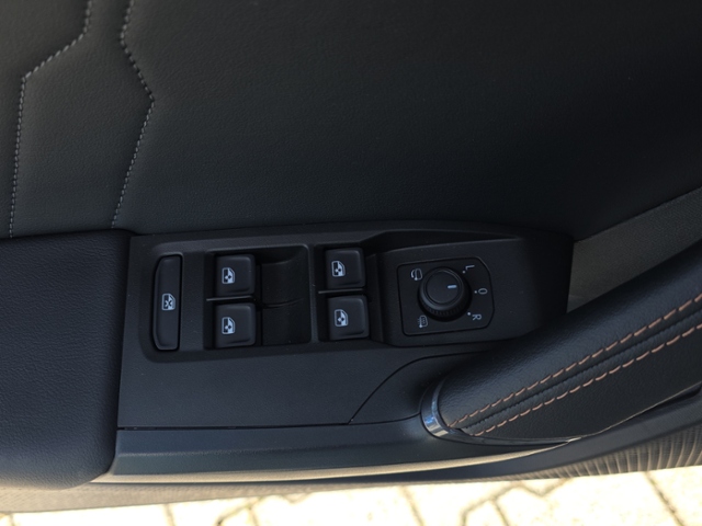Leon 1.5 eTSI DSG*NAVI*KAMERA*LED*SHZ*