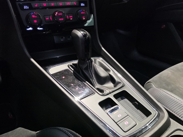 Leon ST 2.0 TSI Cupra 4Drive*BEATS*LED*