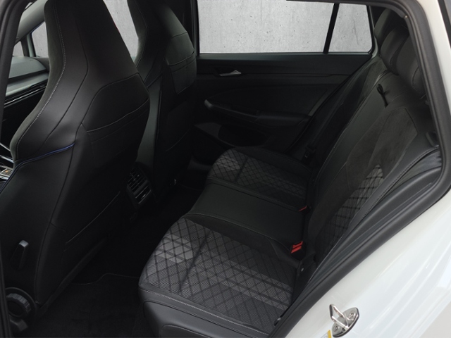 Golf VIII Var. R-Line 1.5 eTSI DSG*AHK*IQ.LIGHT*