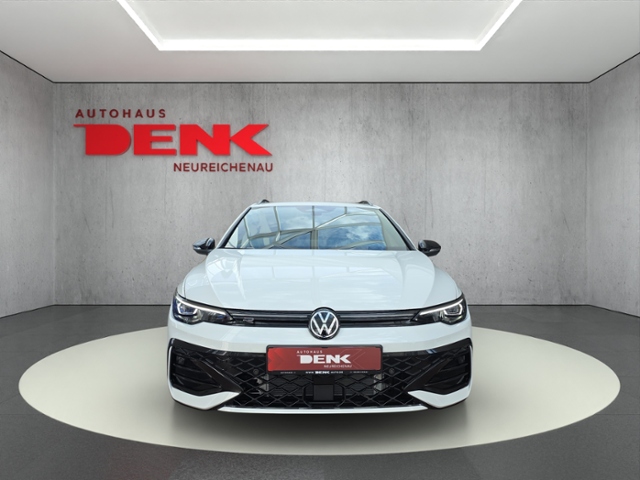 Golf VIII Var. R-Line 1.5 eTSI DSG*AHK*IQ.LIGHT*
