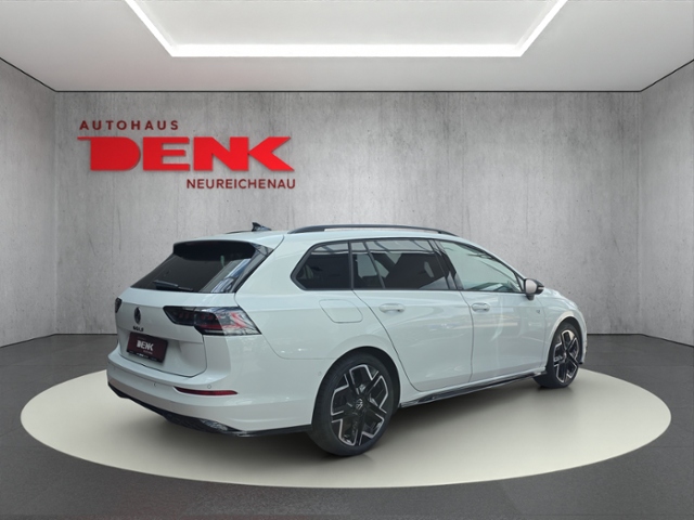Golf VIII Var. R-Line 1.5 eTSI DSG*AHK*IQ.LIGHT*