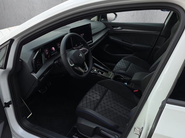 Golf VIII Var. R-Line 1.5 eTSI DSG*AHK*IQ.LIGHT*