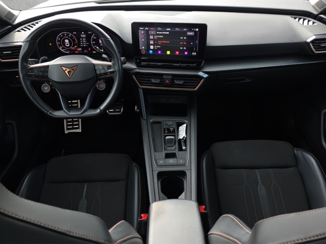Leon Sportstourer 2.0 TSI VZ 4Drive*KAMERA*
