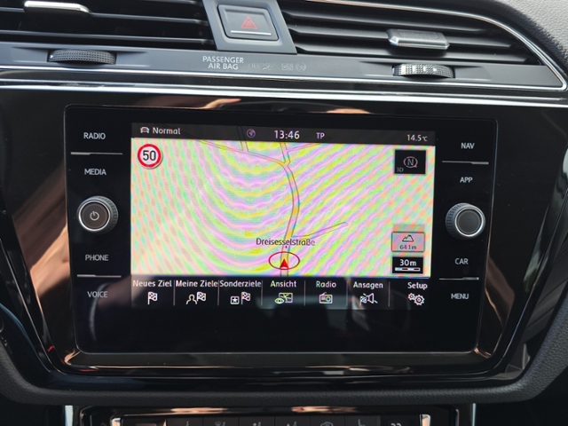 Touran R-Line 2.0 TDI DSG*AHK*PANO*7-SITZ*