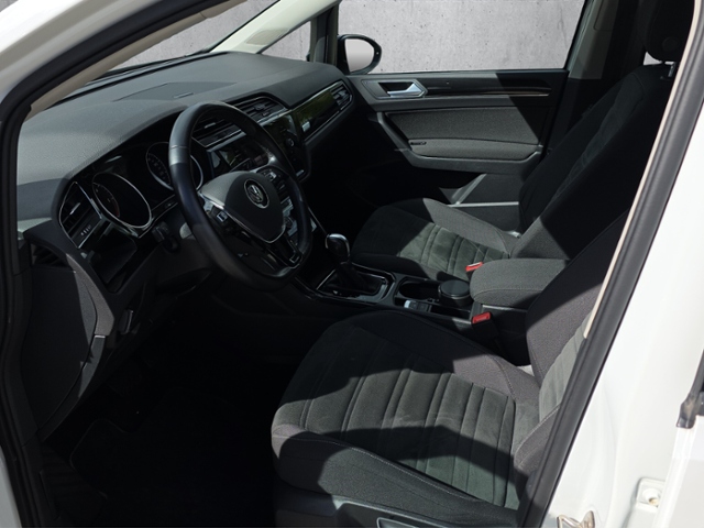 Touran R-Line 2.0 TDI DSG*AHK*PANO*7-SITZ*