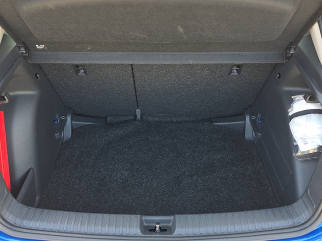 Fabia Tour 1.0 MPI 5-Gang*SHZ*PDC*SMARTLINK*