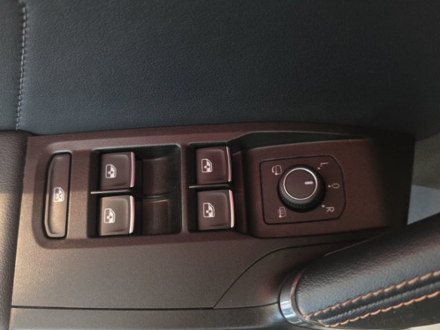 Leon 1.5 eTSI DSG*COPPER*NAVI*MATRIX*BEATS*