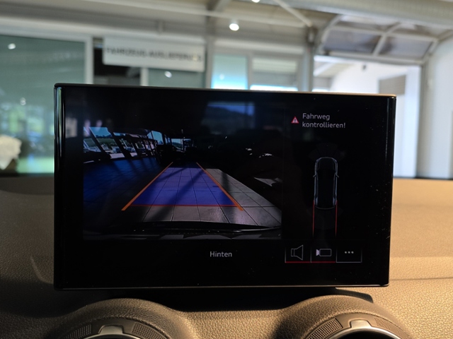 Q2 advanced 35 1.5 TFSI*Kamera*SHZ*CARPLAY*